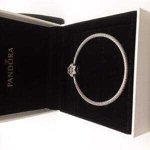 Authentic Pandora Bright Snowflake Clasp Bracelet - EUC